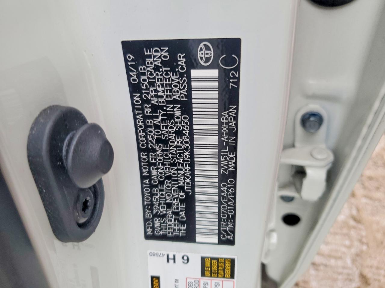 2019 TOYOTA PRIUS photo 23