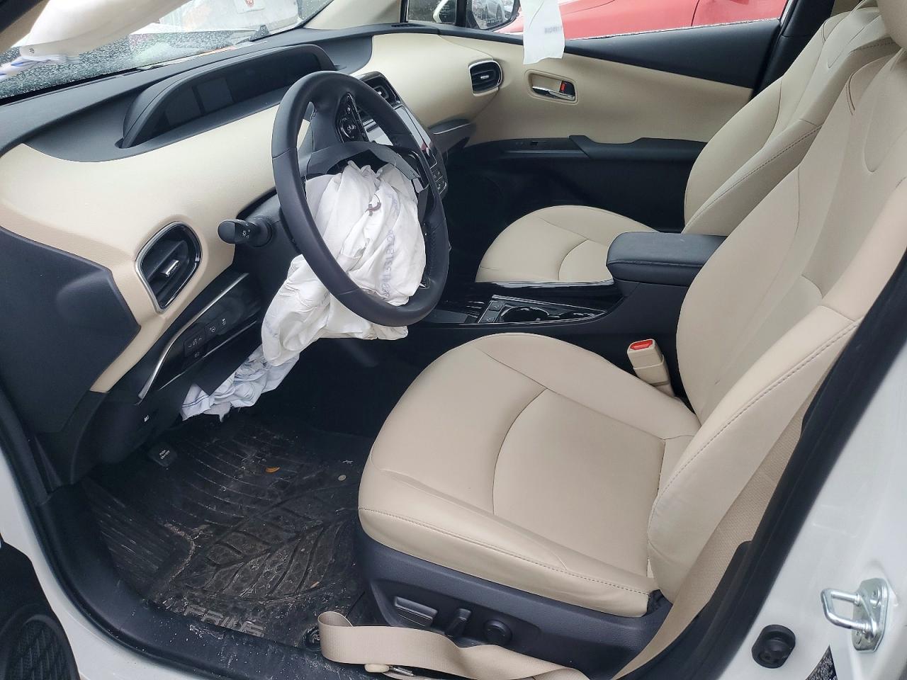 2019 TOYOTA PRIUS photo 13