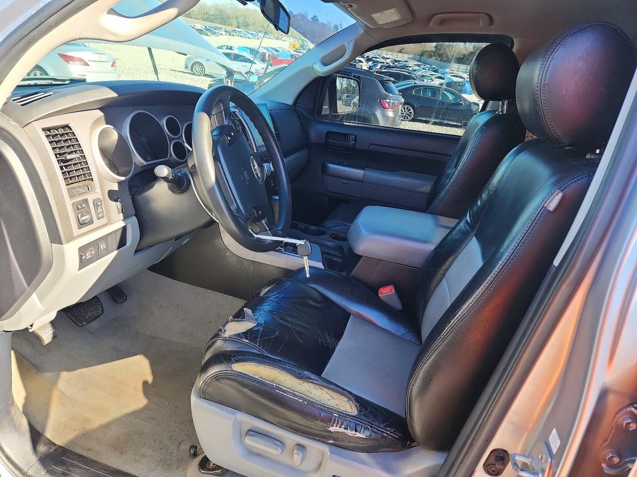 2011 TOYOTA TUNDRA DOUBLE CAB SR5 photo 19