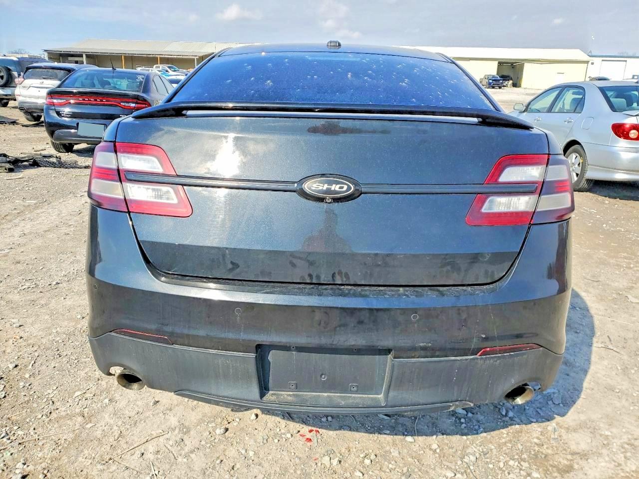 2014 FORD TAURUS SHO photo 6