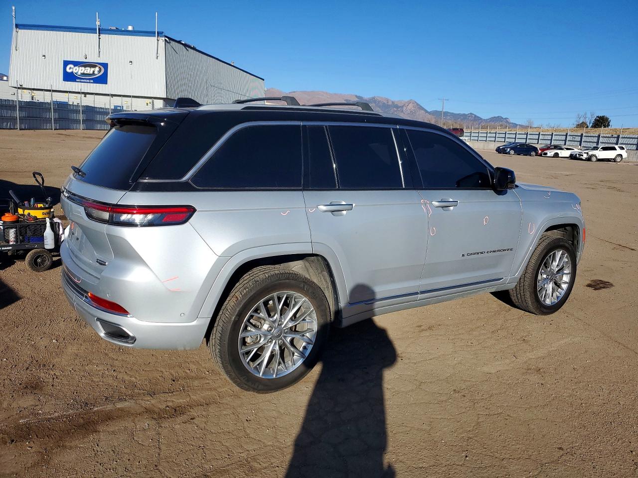 2022 JEEP GRAND CHEROKEE SUMMIT photo 7