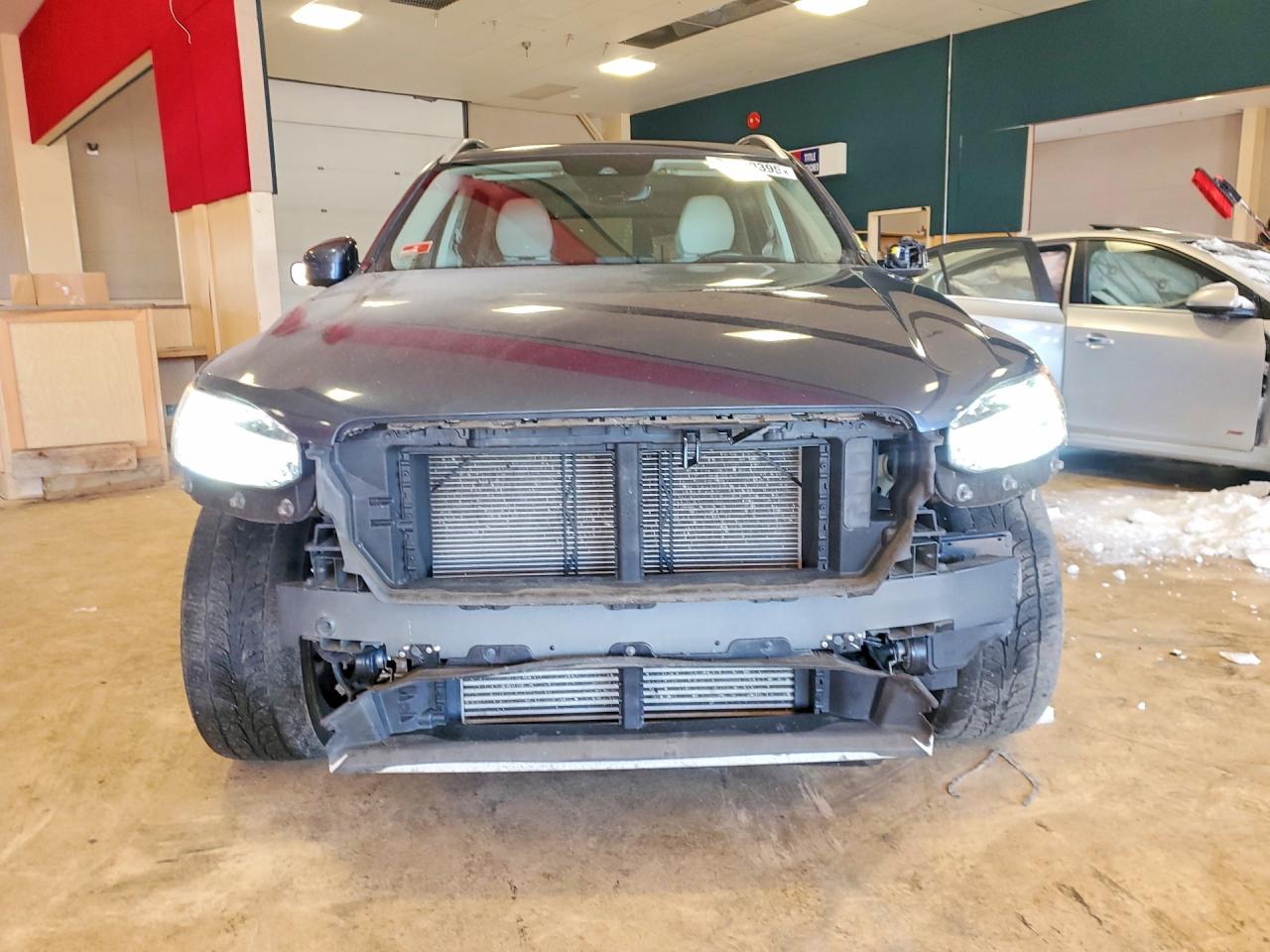 2019 VOLVO XC90 T6 MOMENTUM photo 9