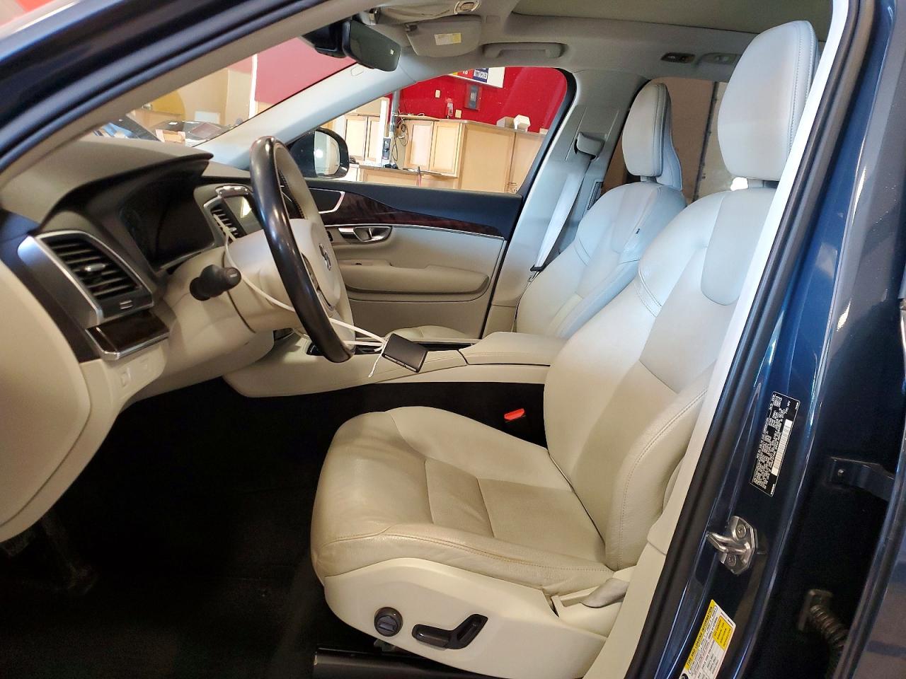 2019 VOLVO XC90 T6 MOMENTUM photo 13