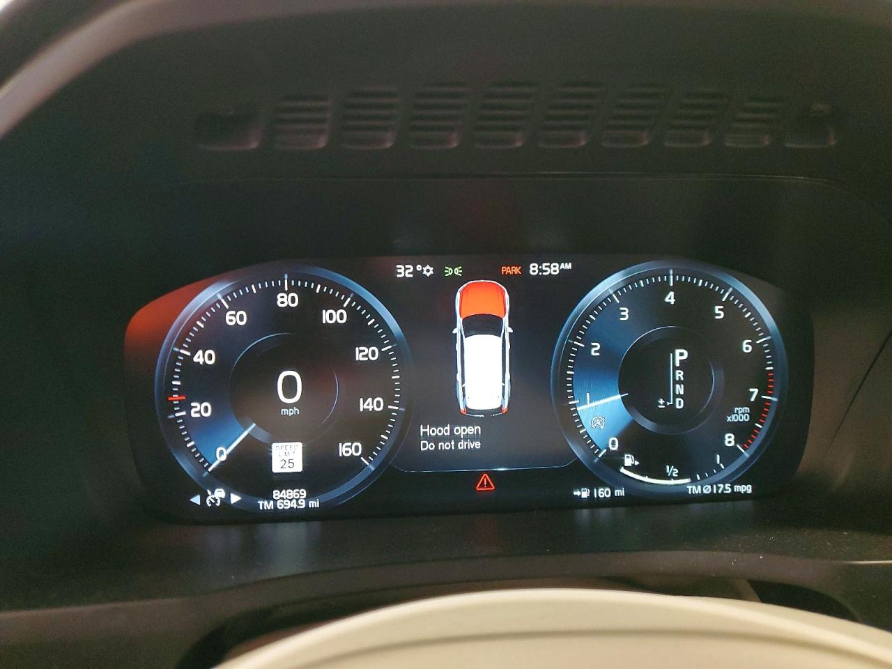 2019 VOLVO XC90 T6 MOMENTUM photo 17