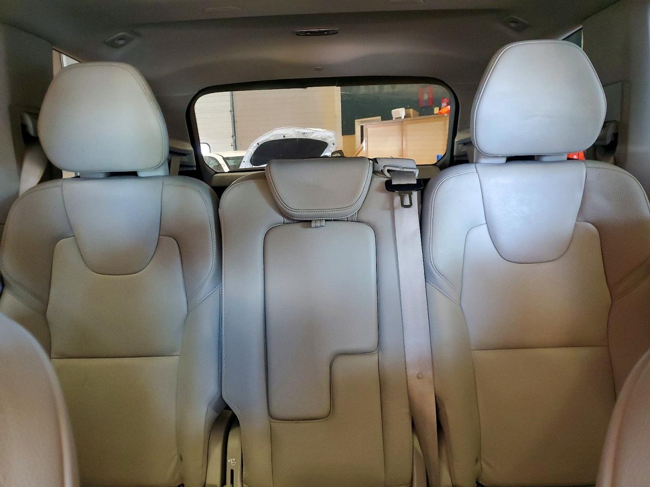 2019 VOLVO XC90 T6 MOMENTUM photo 19