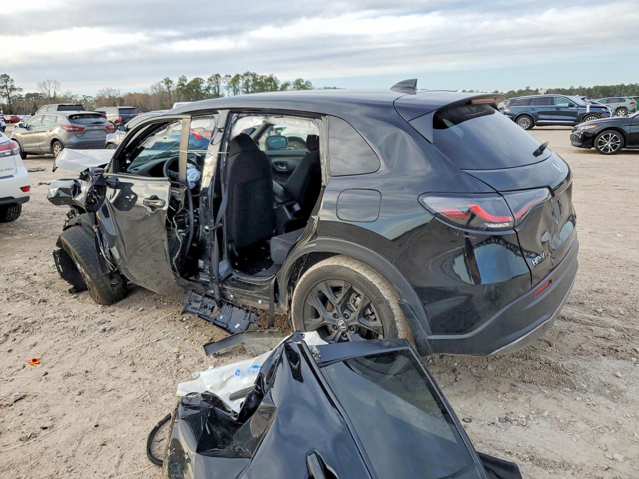 2024 HONDA HR-V SPORT photo 2
