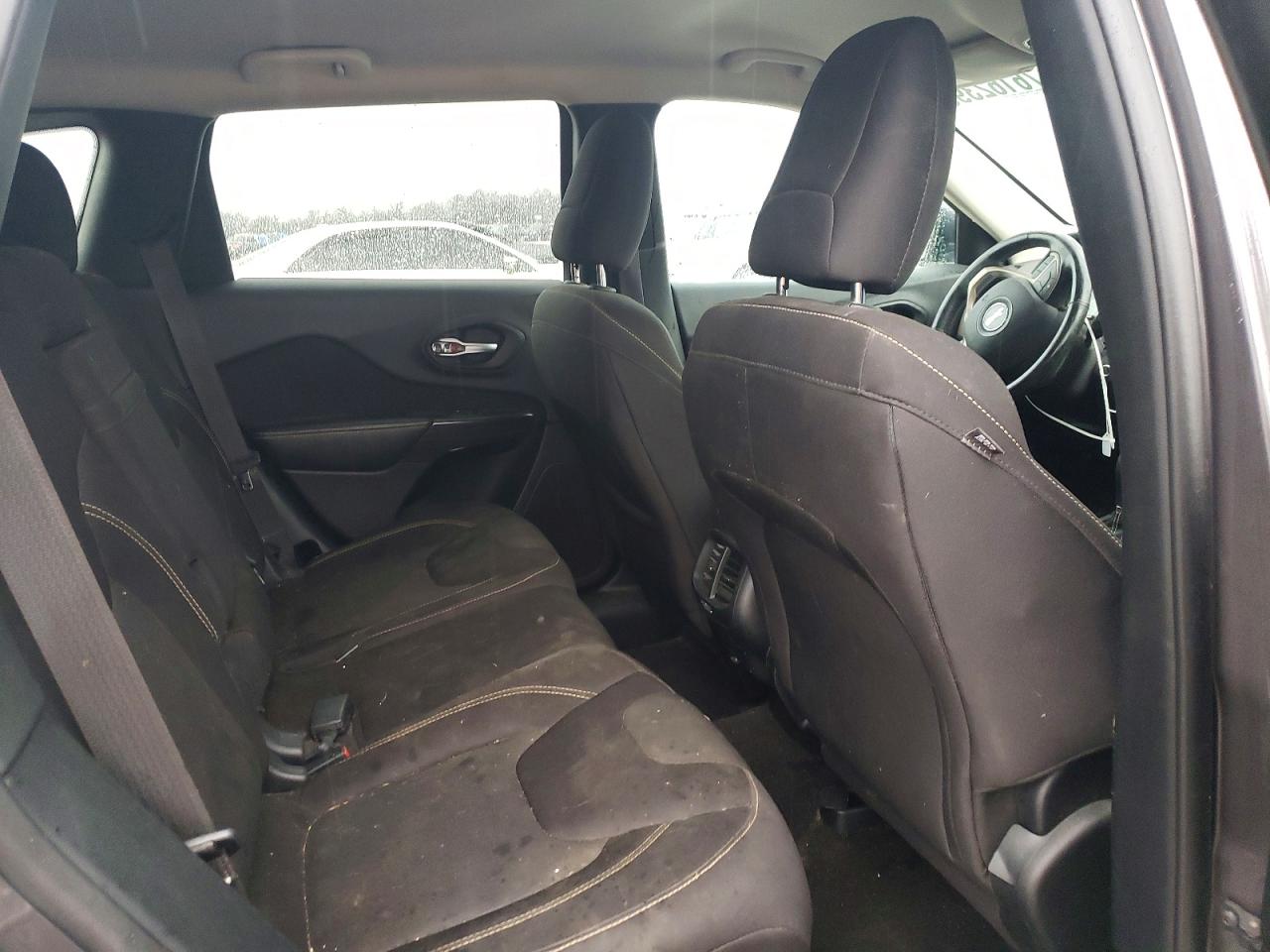 2015 JEEP CHEROKEE LATITUDE photo 21