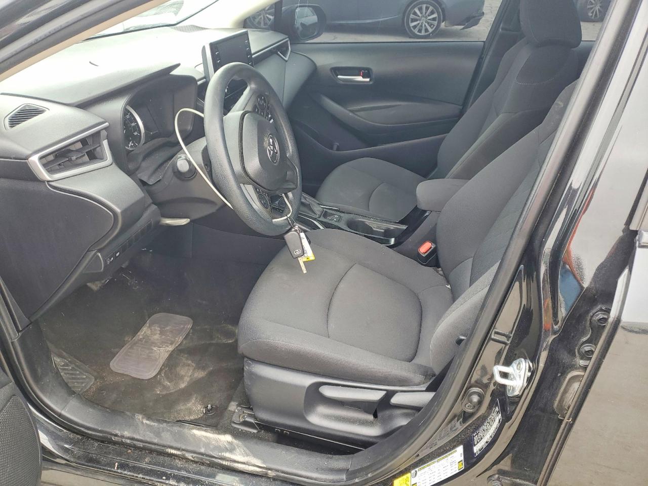 2021 TOYOTA COROLLA LE photo 19