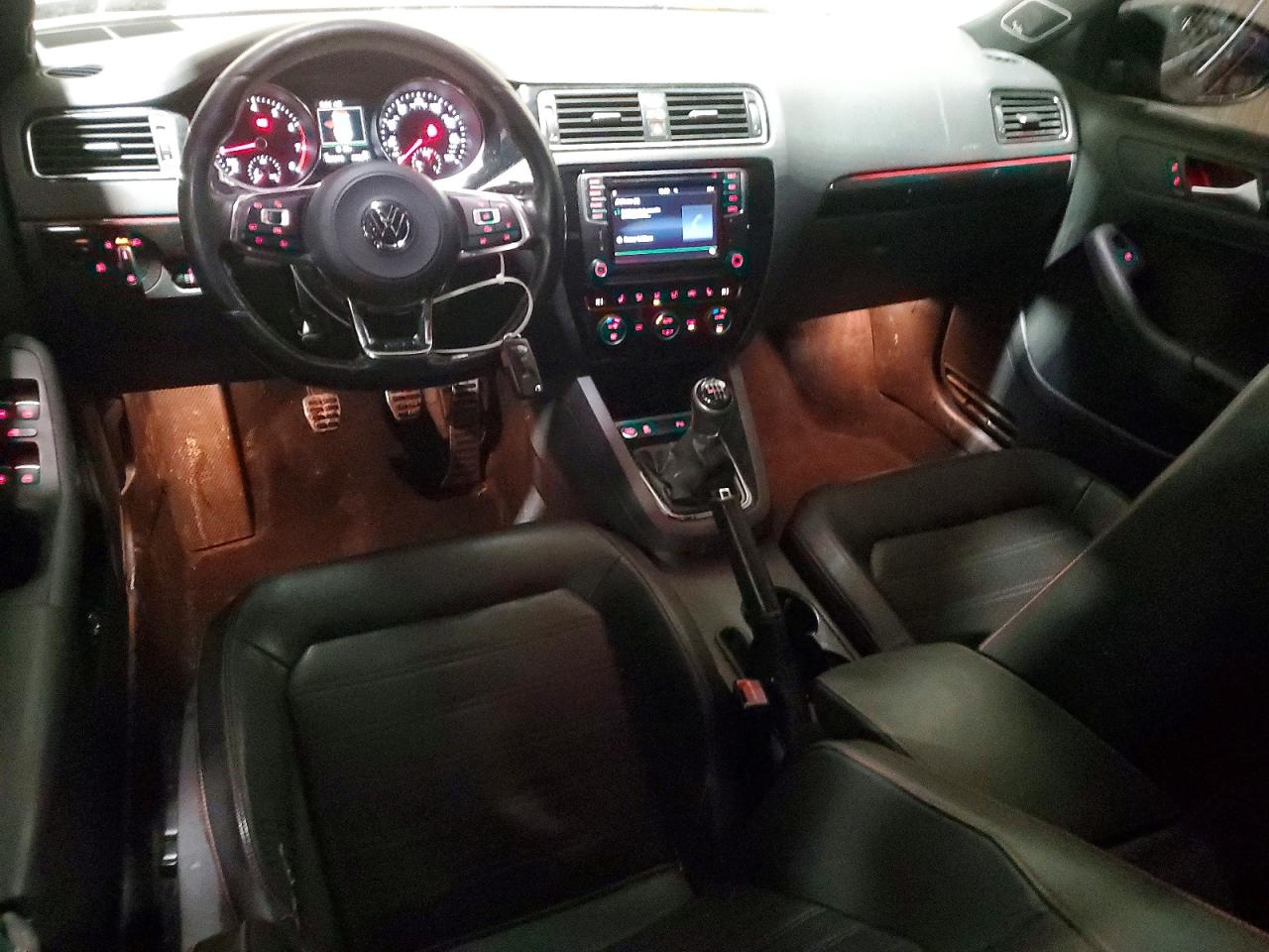 2017 VOLKSWAGEN JETTA GLI photo 8
