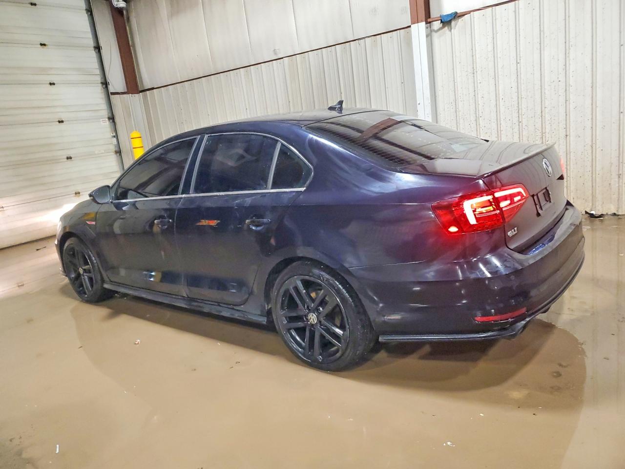 2017 VOLKSWAGEN JETTA GLI photo 2
