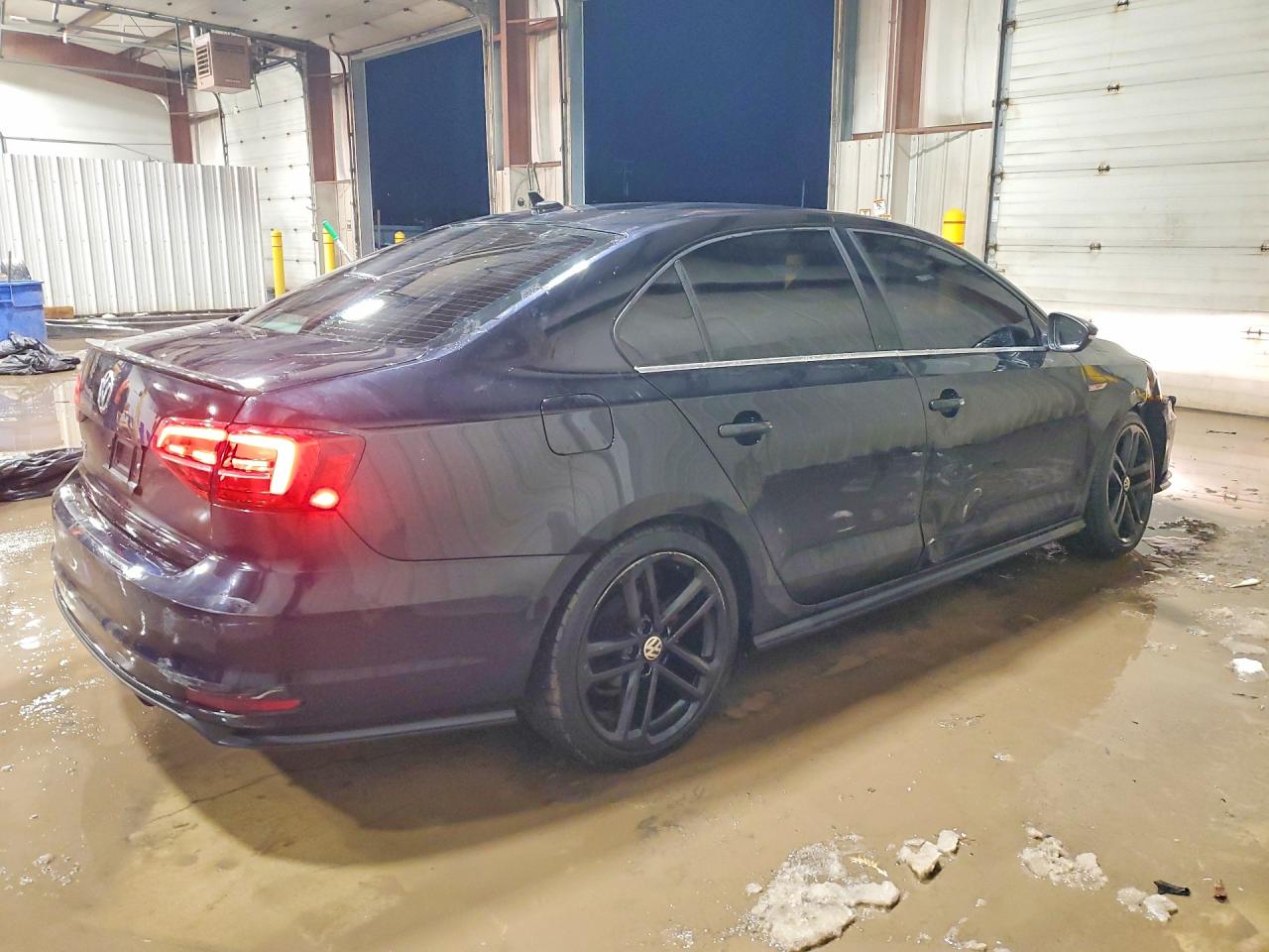 2017 VOLKSWAGEN JETTA GLI photo 3
