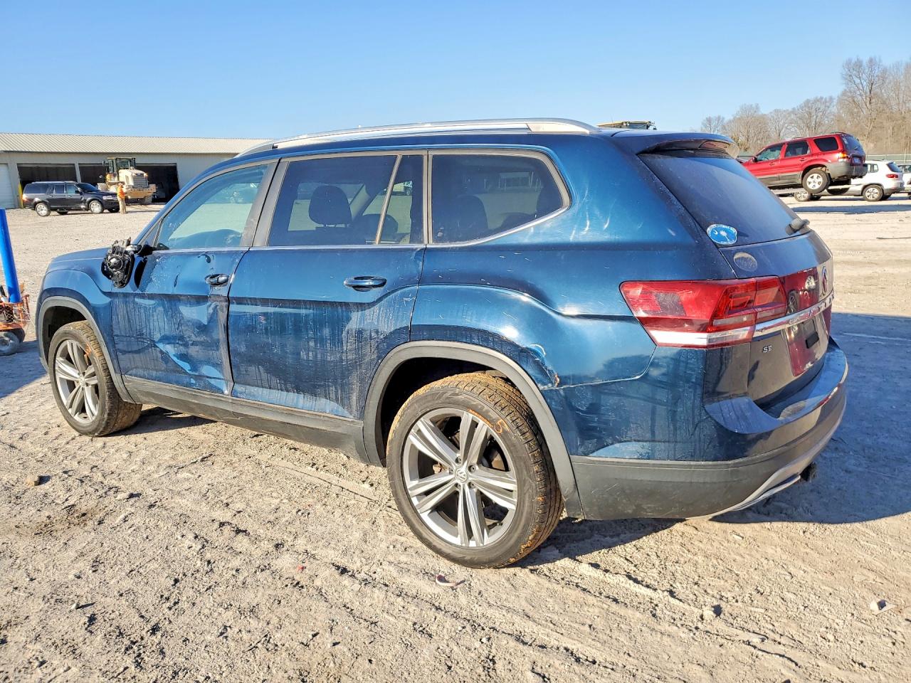 2018 VOLKSWAGEN ATLAS SE photo 2