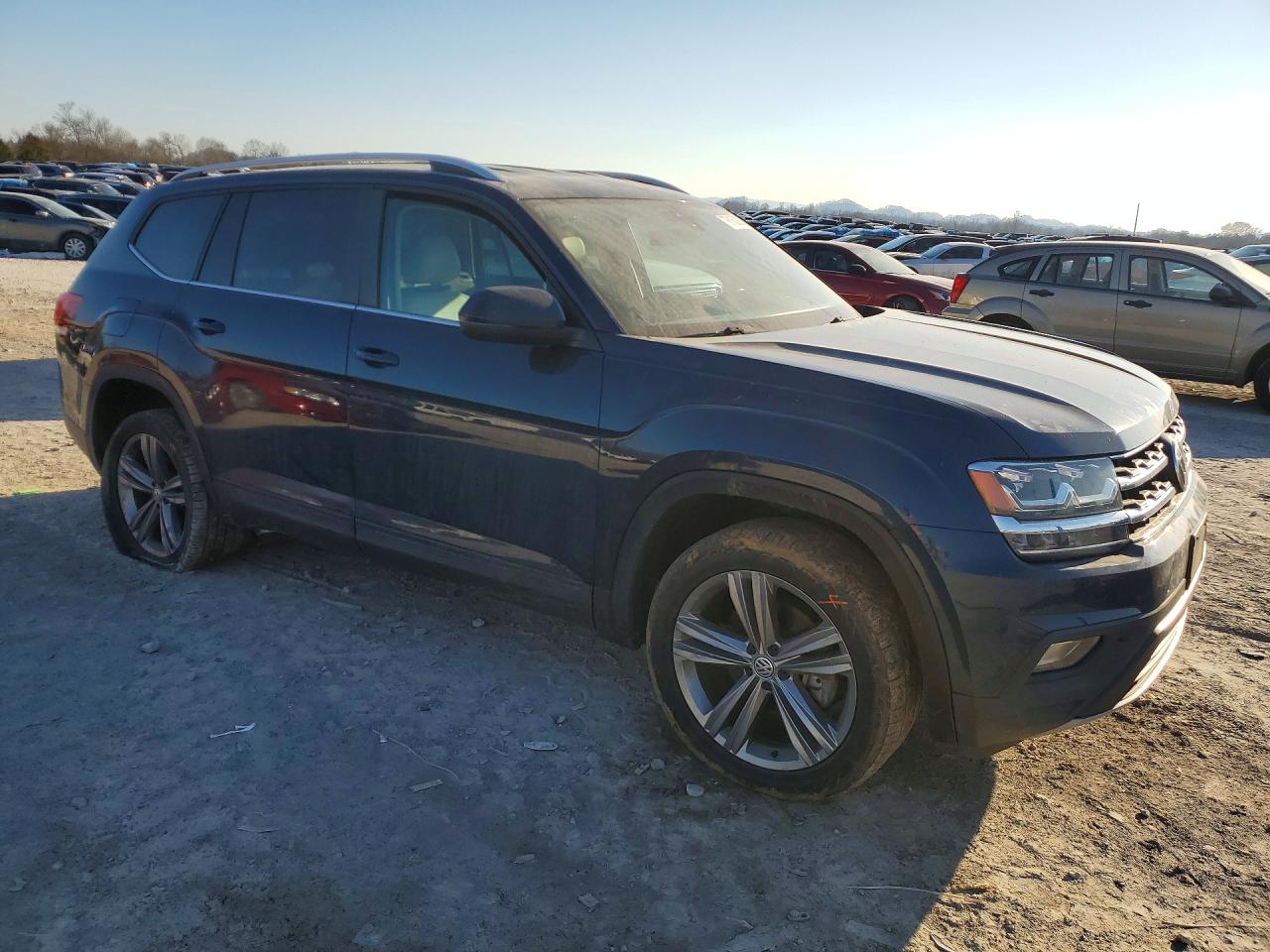 2018 VOLKSWAGEN ATLAS SE photo 4