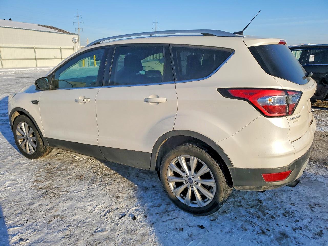 2017 FORD ESCAPE TITANIUM photo 3