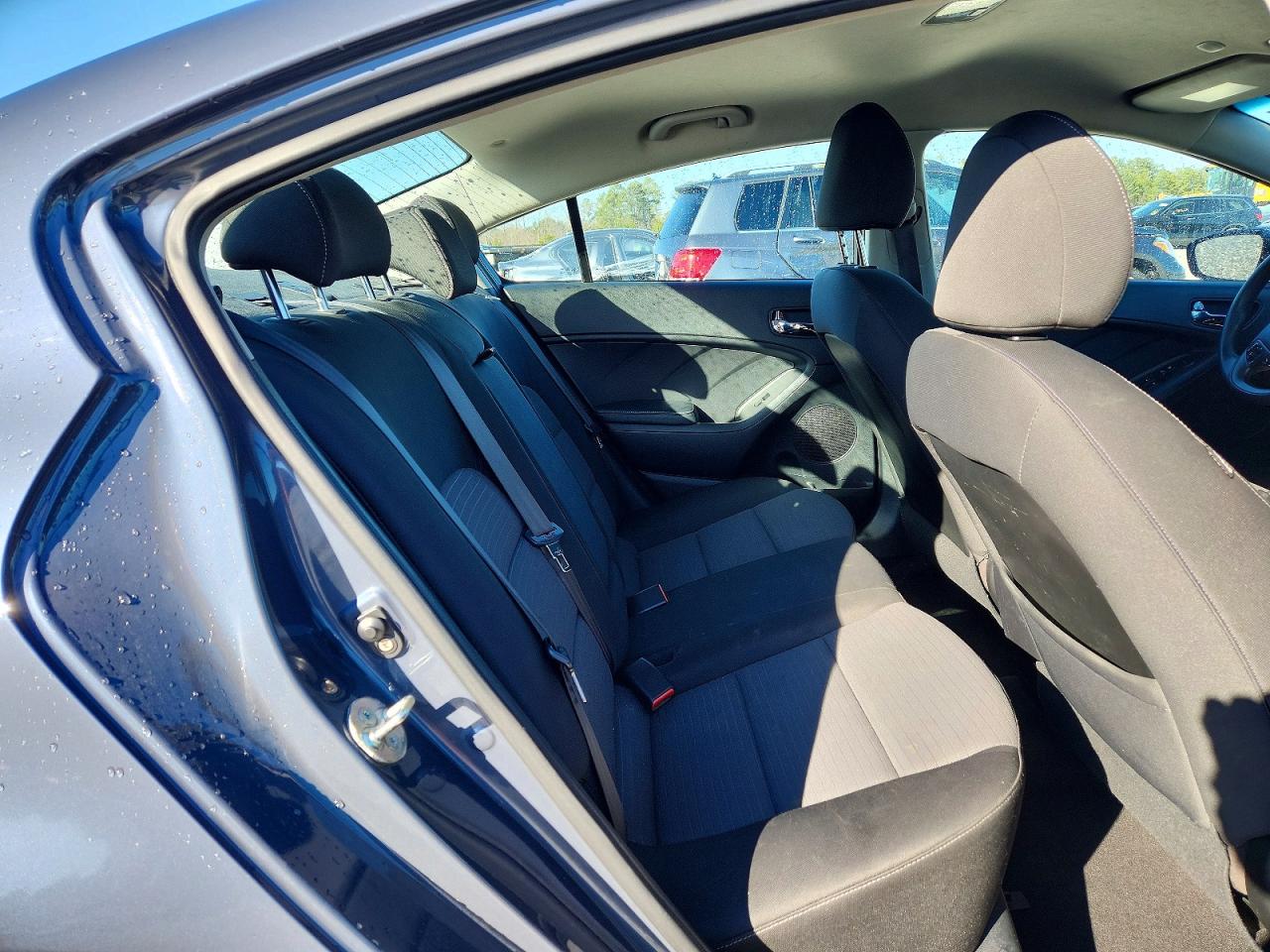 2015 KIA FORTE LX photo 28