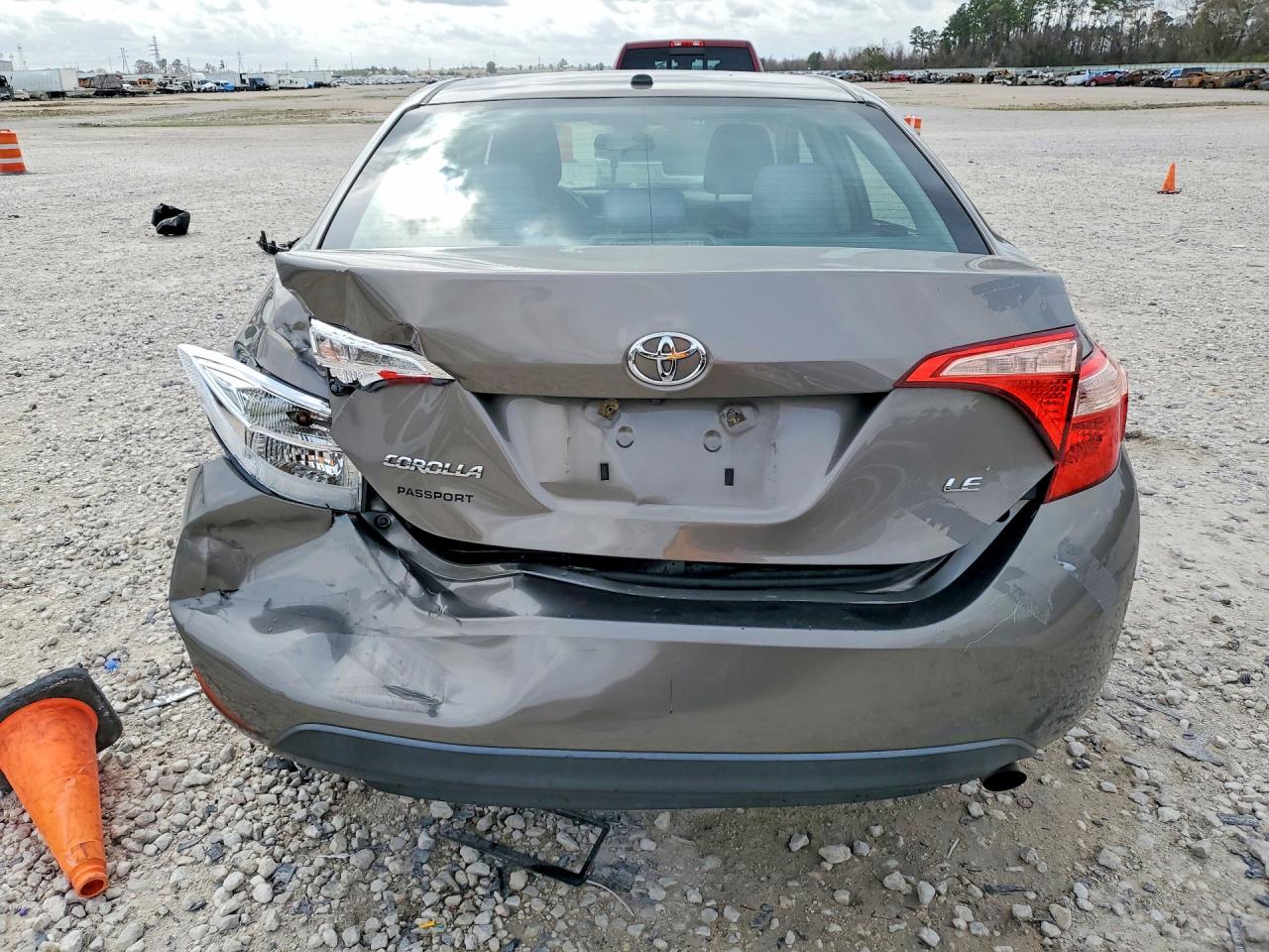 2017 TOYOTA COROLLA LE photo 11