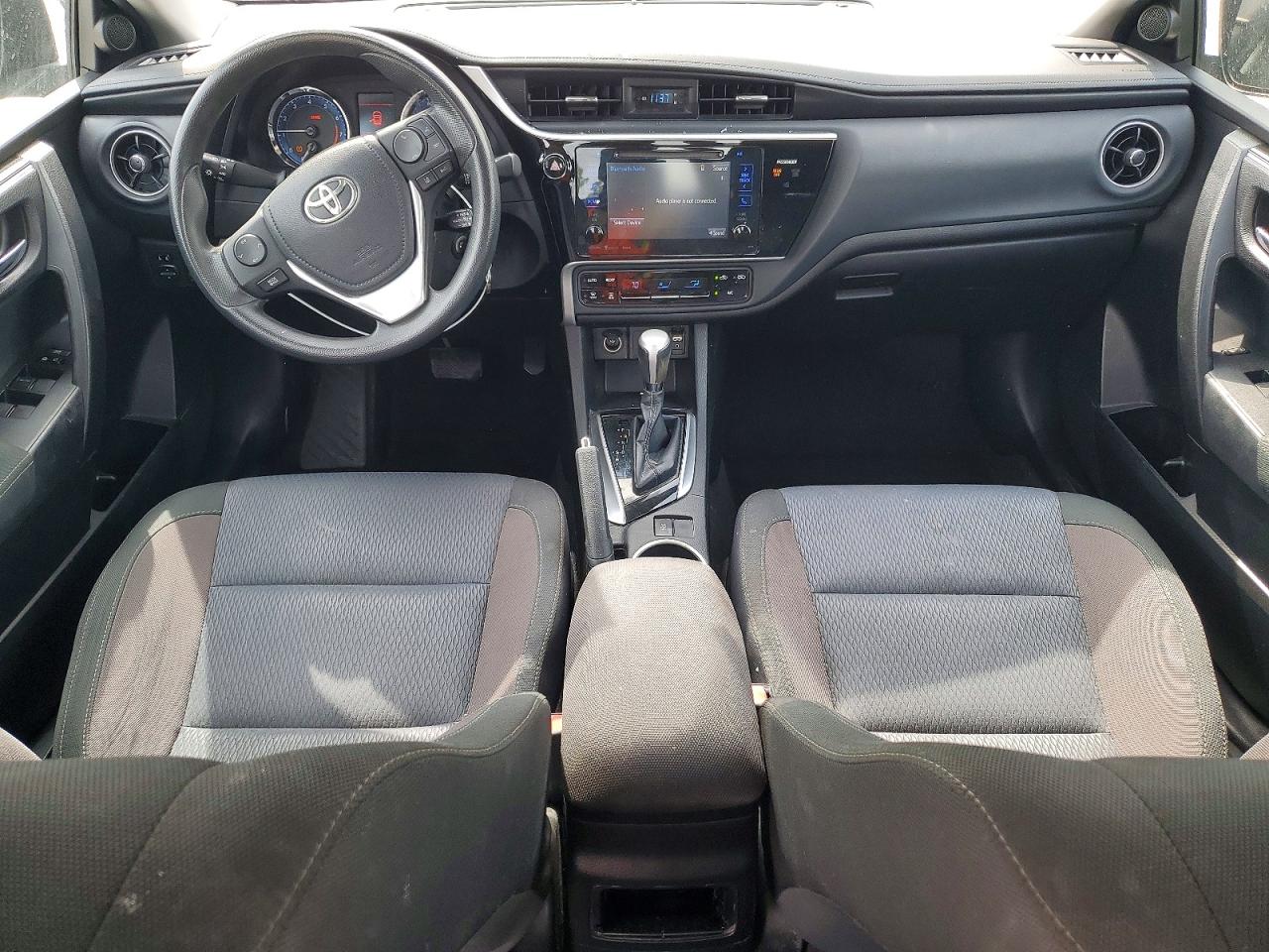 2017 TOYOTA COROLLA LE photo 15