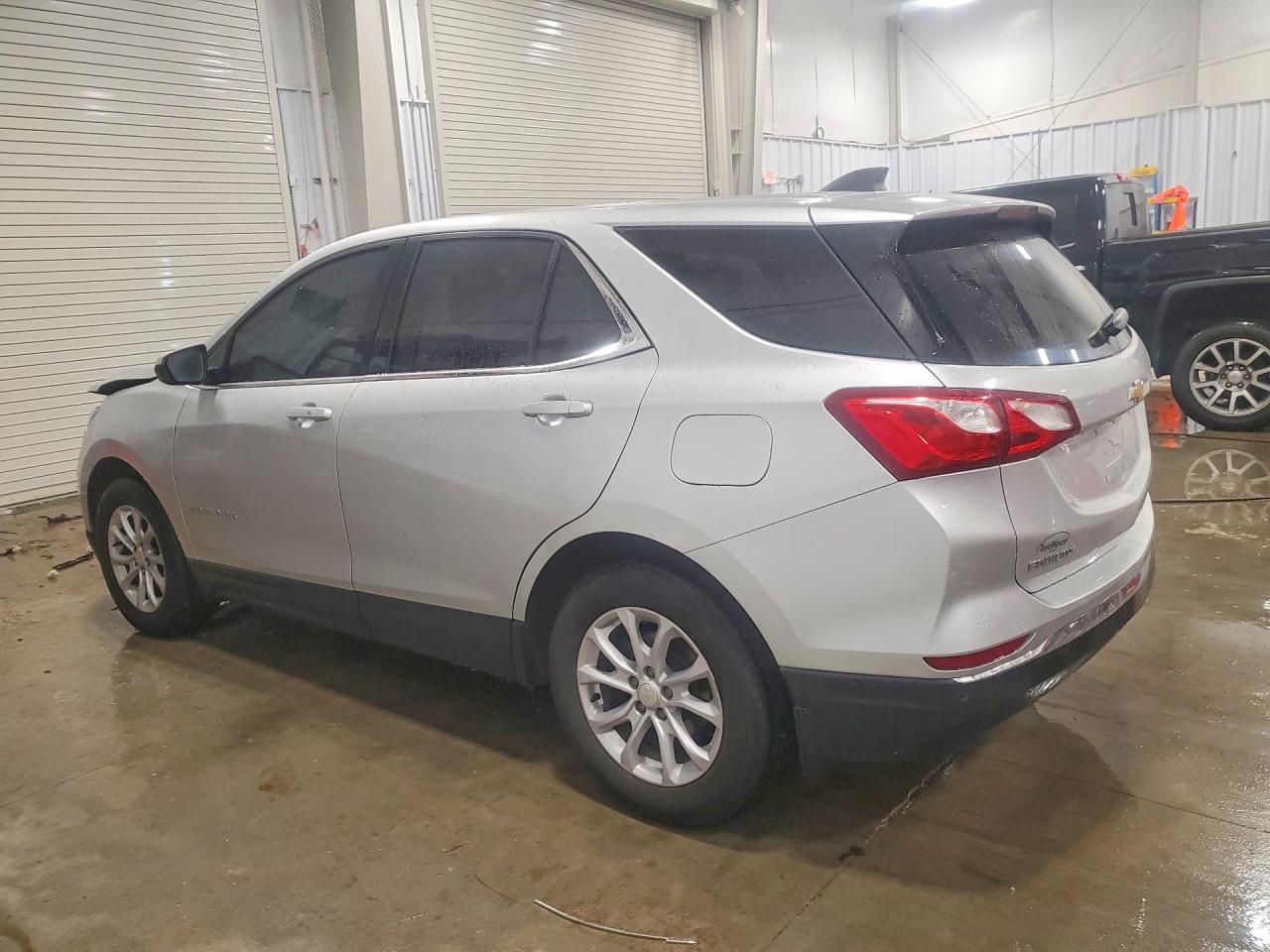 2020 CHEVROLET EQUINOX LT photo 2