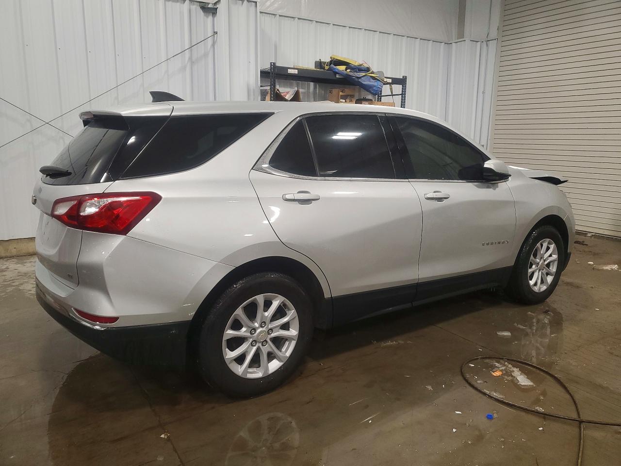 2020 CHEVROLET EQUINOX LT photo 3