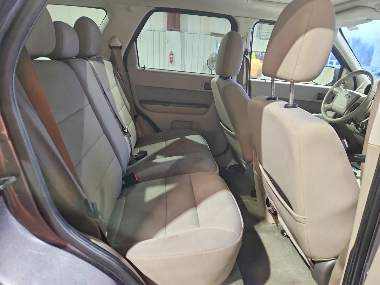 2011 FORD ESCAPE XLT photo 18