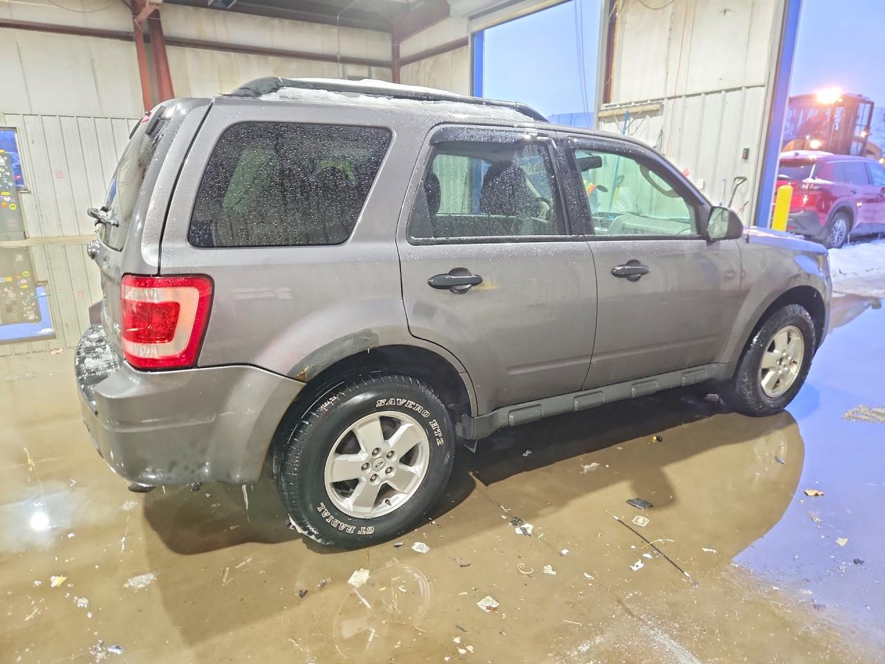 2011 FORD ESCAPE XLT photo 5
