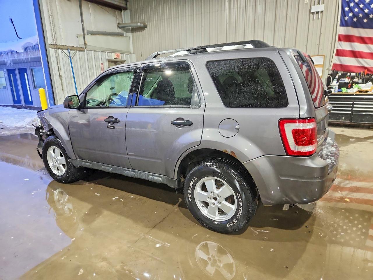 2011 FORD ESCAPE XLT photo 3