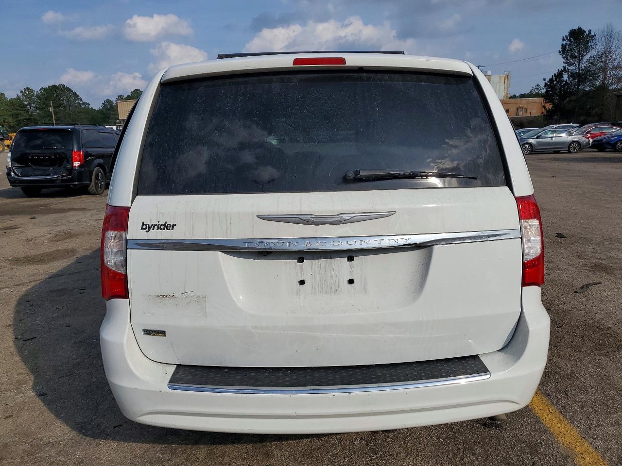 2015 CHRYSLER TOWN & COUNTRY TOURING photo 11