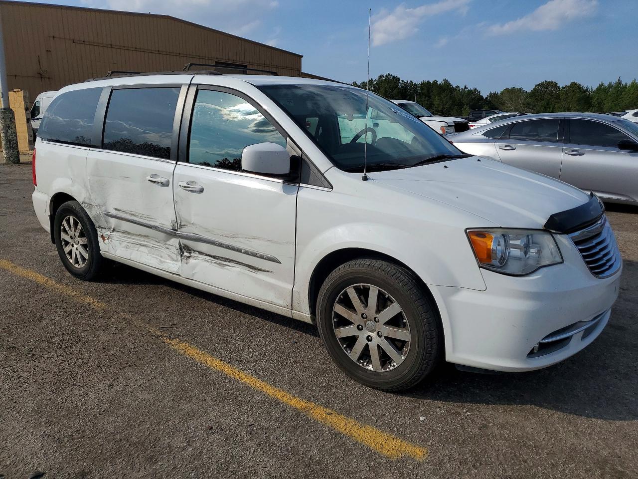 2015 CHRYSLER TOWN & COUNTRY TOURING photo 7