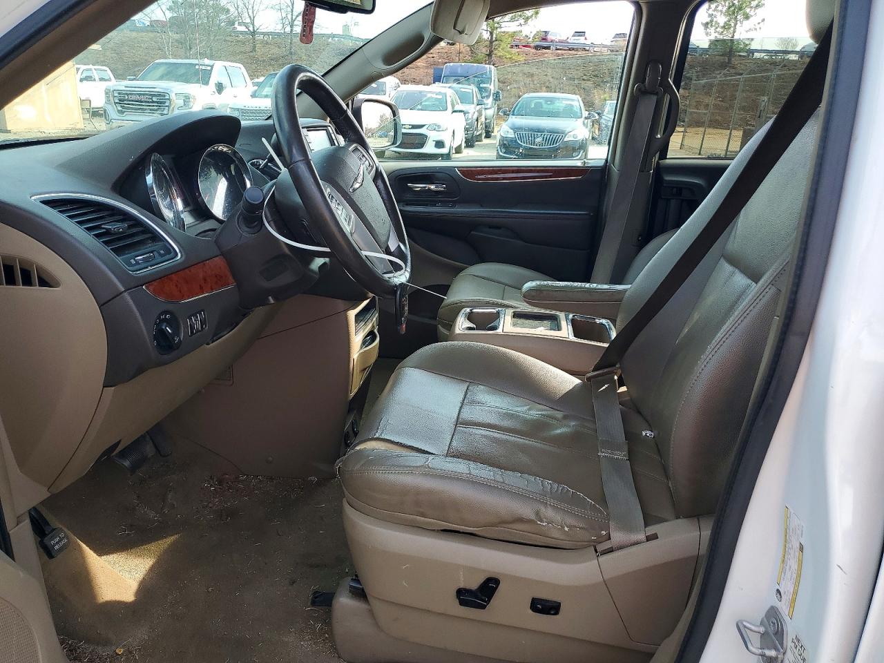 2015 CHRYSLER TOWN & COUNTRY TOURING photo 13