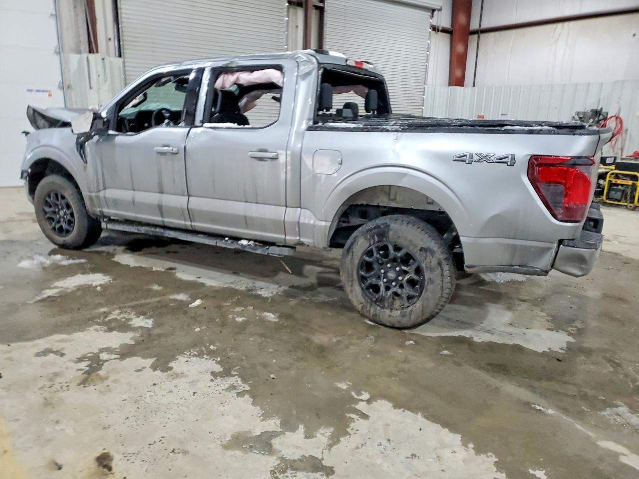 2024 FORD F150 XLT photo 2