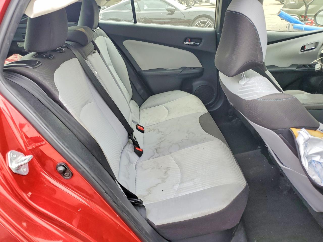 2017 TOYOTA PRIUS photo 19