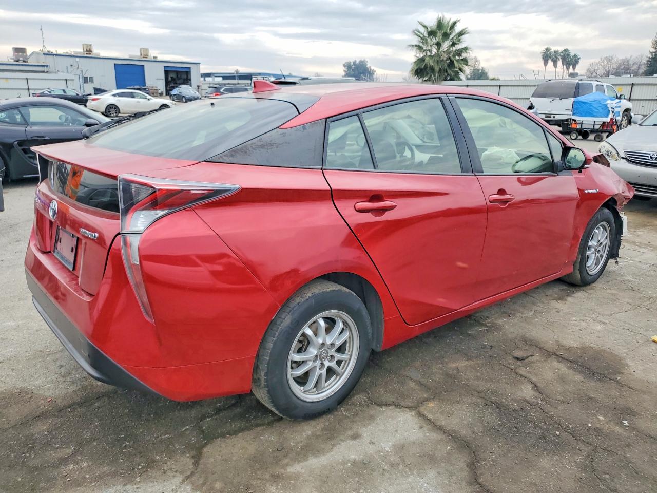 2017 TOYOTA PRIUS photo 5