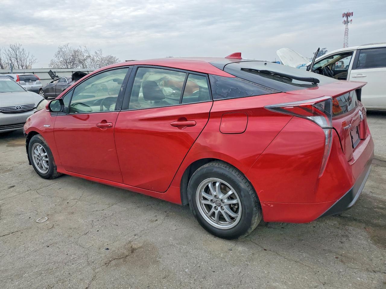 2017 TOYOTA PRIUS photo 3