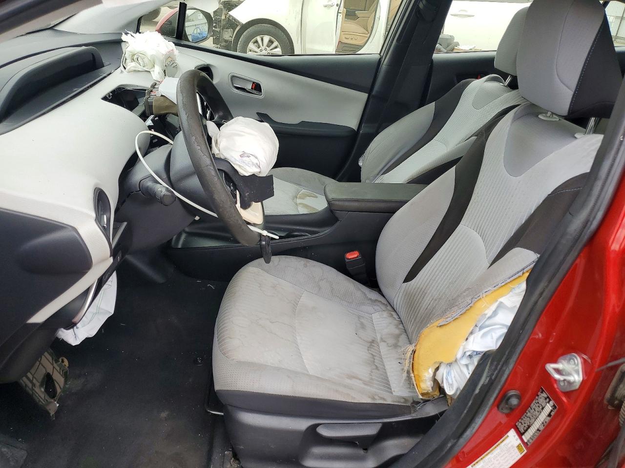 2017 TOYOTA PRIUS photo 13