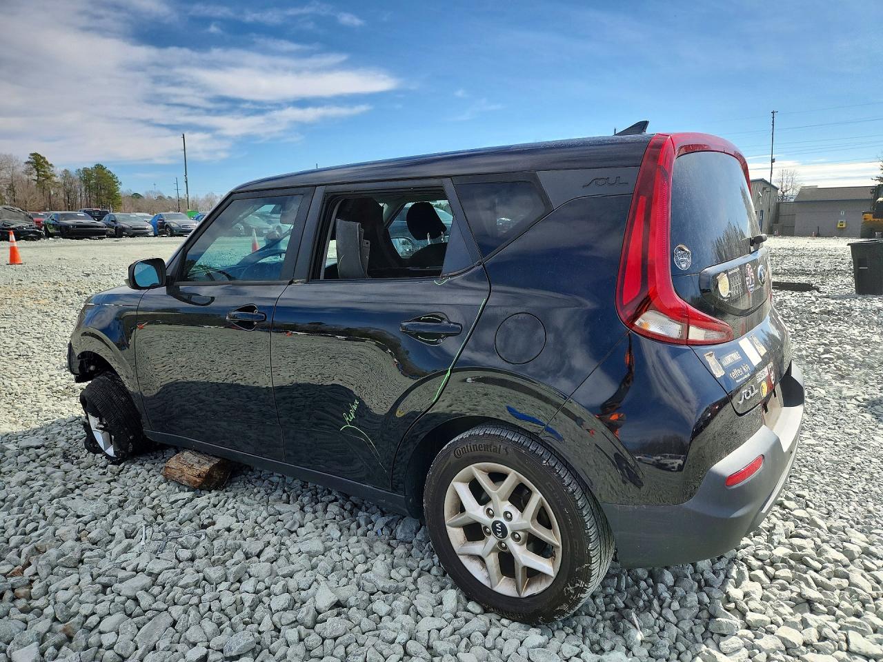 2021 KIA SOUL LX photo 3