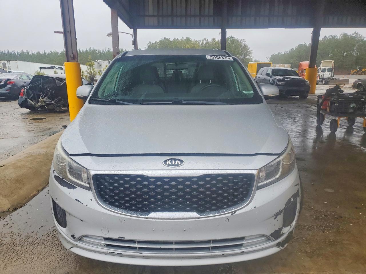 2017 KIA SEDONA LX photo 5