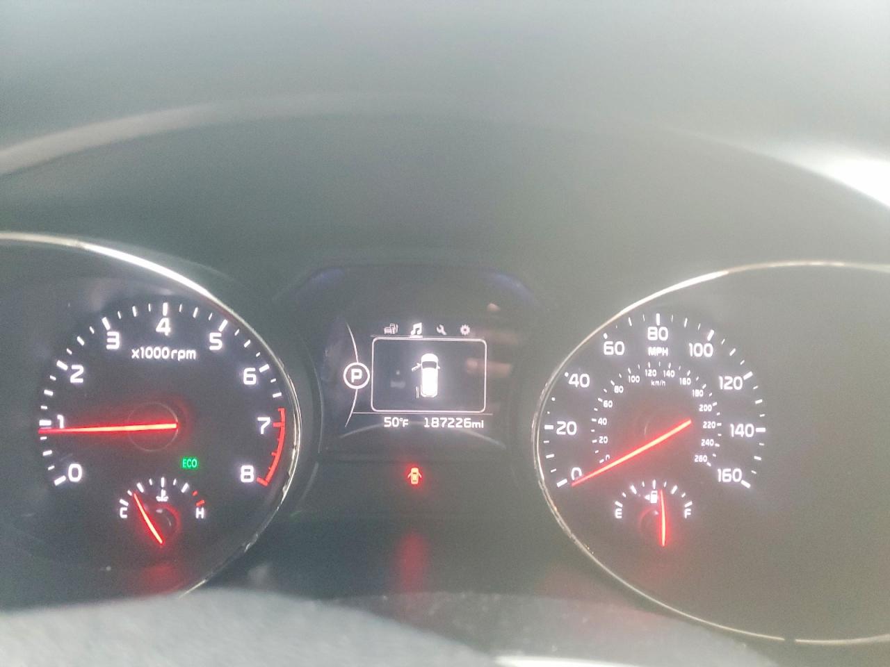 2017 KIA SEDONA LX photo 9