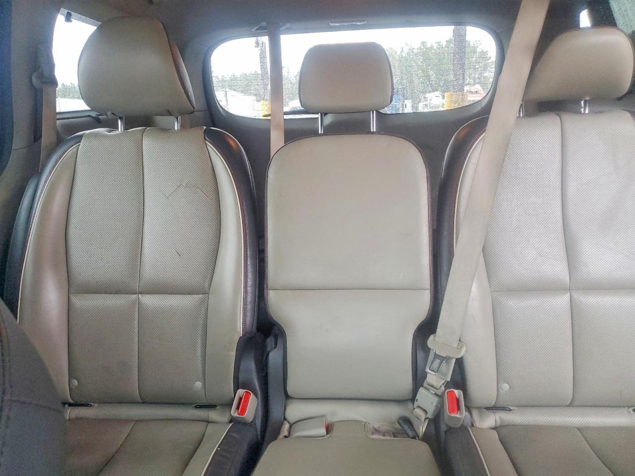 2017 KIA SEDONA LX photo 10