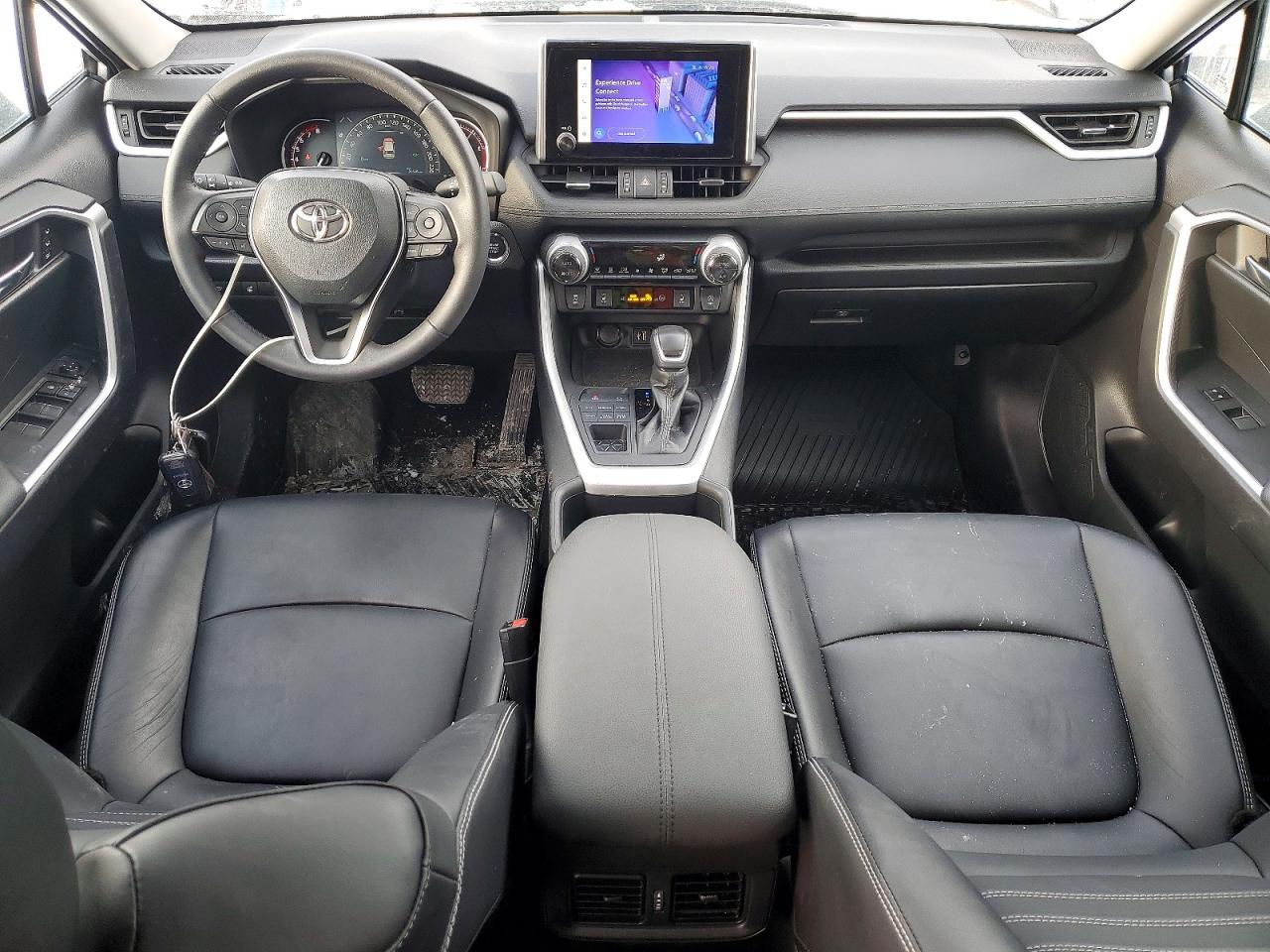 2024 TOYOTA RAV4 XLE photo 15