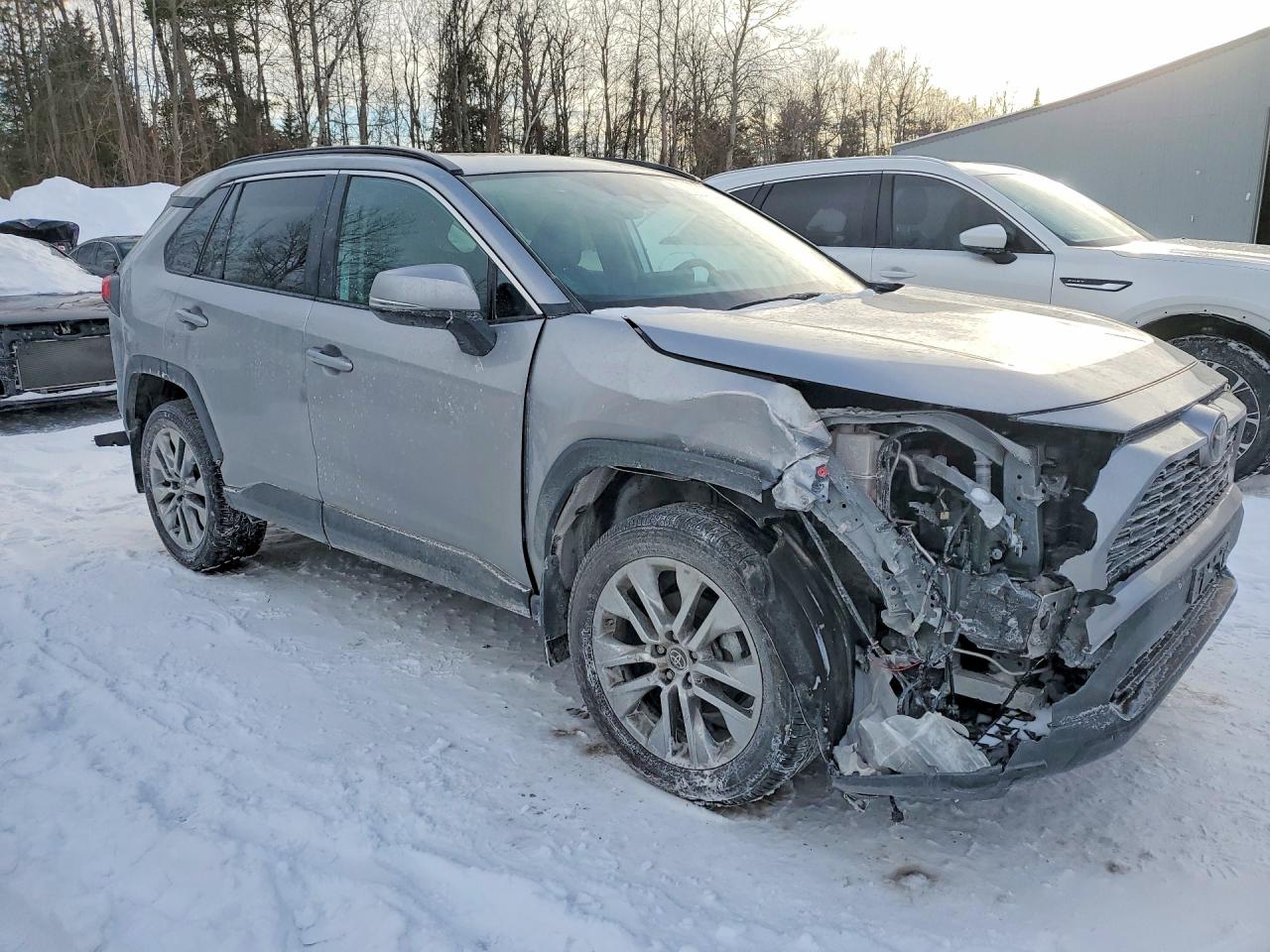 2024 TOYOTA RAV4 XLE photo 7