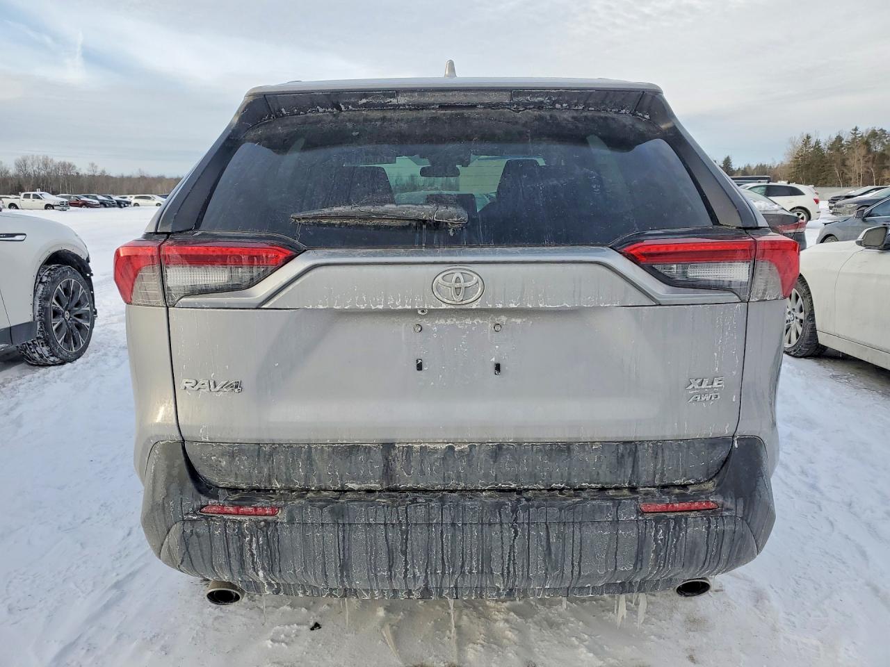 2024 TOYOTA RAV4 XLE photo 11