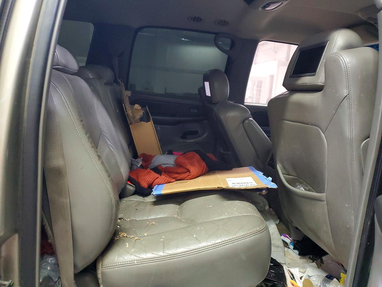 2003 CHEVROLET SUBURBAN photo 11