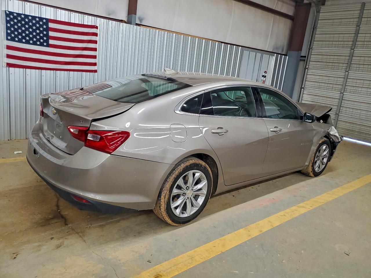 2023 CHEVROLET MALIBU LT photo 3