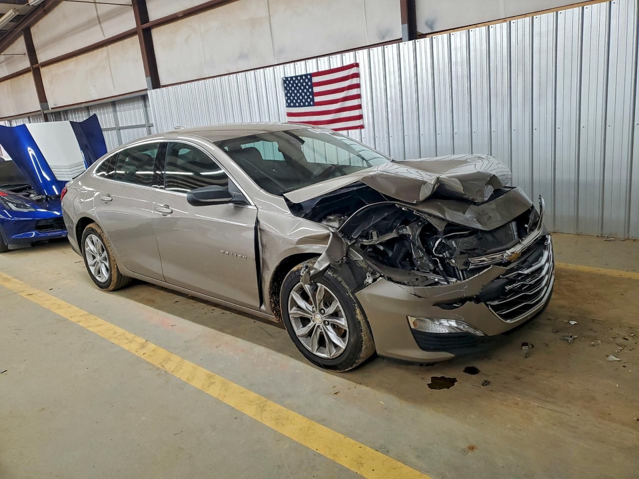 2023 CHEVROLET MALIBU LT photo 4
