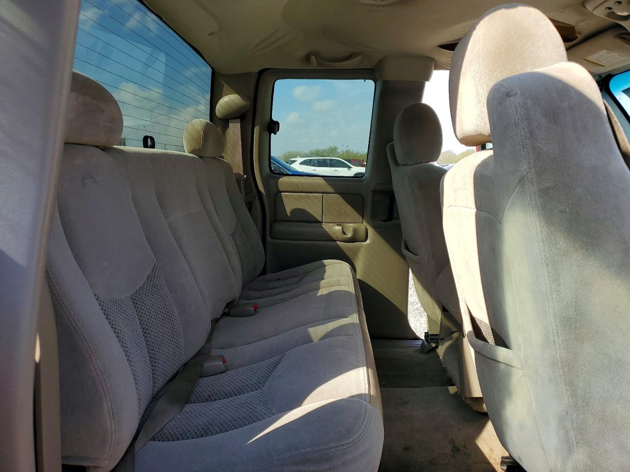 2004 CHEVROLET SILVERADO C1500 photo 19