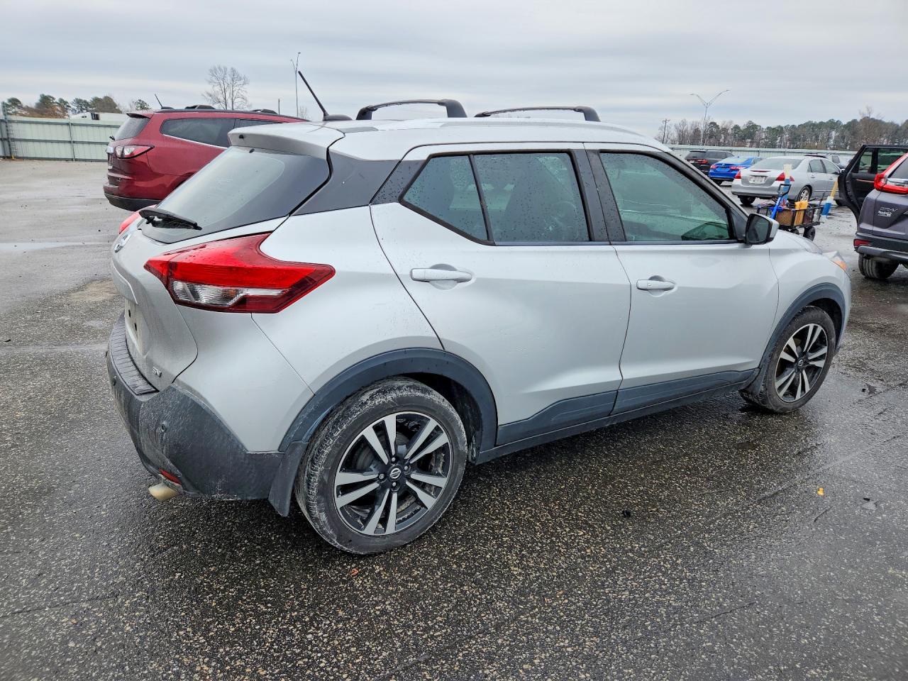 2020 NISSAN KICKS SV photo 5