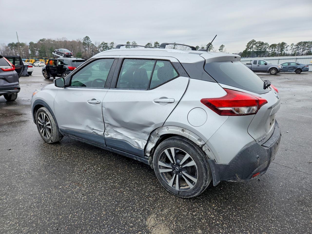2020 NISSAN KICKS SV photo 3