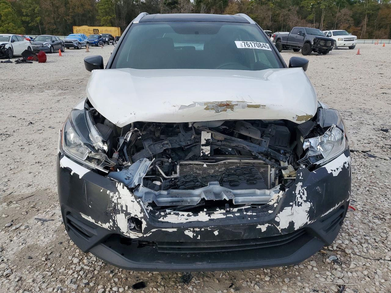 2019 NISSAN KICKS SV photo 5