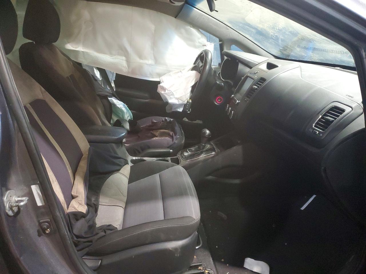 2018 KIA FORTE S photo 7