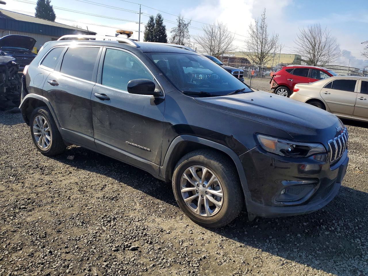 2019 JEEP CHEROKEE LATITUDE photo 4